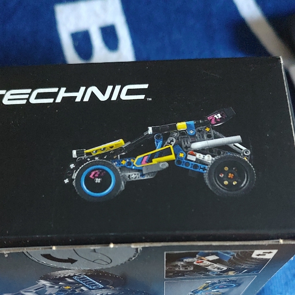 LEGO Technic Off-Road Racer - Blue, Black, and Yellow - Picture 7 of 7